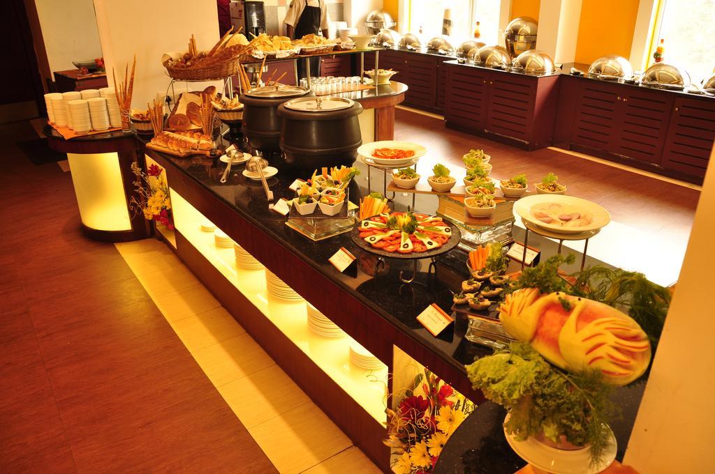 โฮเทล อทิธิ Hotel ปอนดิเชอรี ภายนอก รูปภาพ