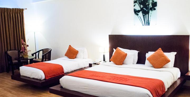 โฮเทล อทิธิ Hotel ปอนดิเชอรี ภายนอก รูปภาพ