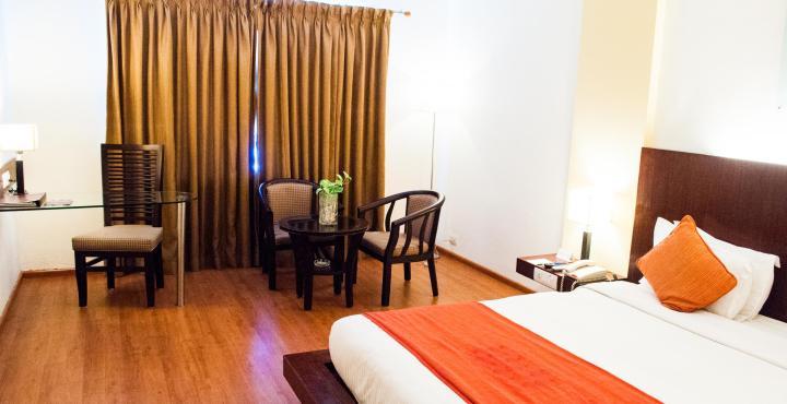 โฮเทล อทิธิ Hotel ปอนดิเชอรี ภายนอก รูปภาพ