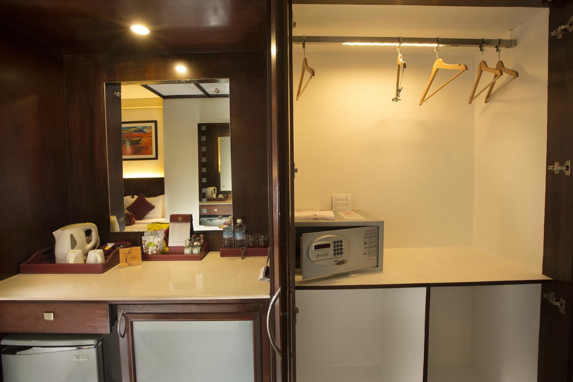 โฮเทล อทิธิ Hotel ปอนดิเชอรี ภายนอก รูปภาพ